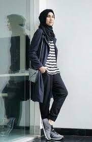 See more of foto wanita cantik berhijab on facebook. Sporty Hijab Style Modern Hijab Street Styles Http Www Justtrendygirls Com Modern Hijab Street Street Hijab Fashion Hijab Fashion Inspiration Hijab Fashion