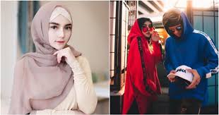 Beginilah foto foto nabila bigo buka aurat lagi setelah putus dengan atta. 8 Foto Seksi Mantan Artis Bigo Live Yang Bongkar Hijabnya Dan Tampil Buka Bukaan Usai Putus Dari Artis Tampan Ini Media Kabar