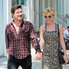 The independent spirit awards on thursday confirmed what now seems an inevitability for sunday's. Carey Mulligan Is Pregnant Expecting First Child With Marcus Mumford Glamour