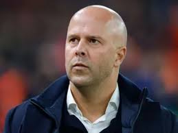 Team News: Emilio Izaguirre in for Celtic