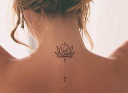 Le mandala est une forme d'art antique utilisé pour représenter l'univers dans sa totalité. Quel Tatouage Fleur Pour Femme Choisir Soin Du Corps