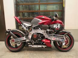 yoです 今回は凄まじいバイクを紹介します buell s1wでも独創的なカスタムを施していたnabexさんが bimota tesi 1dをベースに8年越しで仕上げた大作がこの車両です どことなく何かに似ていませんか そう kawasakiの今や注目の的h2 スーパーバイク カスタム