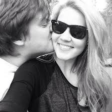 Whitney Barnett (@whitgirl22)