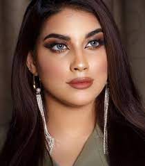 pin by الدانه on my saves in 2021 iphone homescreen wallpaper hand photography homescreen wallpaper