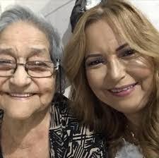 Melissa Loya's Instagram, Twitter & Facebook