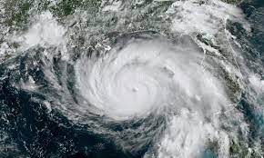 Il 7 agosto 1987 ha sposato l'attrice e ballerina jillie mack (nata nel 1957), conosciuta nel 1983 a londra dove lei interpretava il ruolo di protagonista nel musical cats. Lrarglivfbuzcm