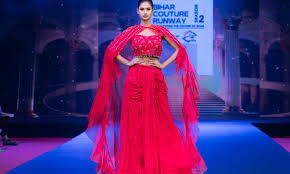 Priyanka Fashionvillas Exquisite Tapestry at Bihar Couture Runway – Style  and Strike