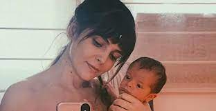 Nasceu o primeiro filho da apresentadora titi müller! Titi Muller Encanta Seus Seguidores Ao Mostrar Filho Observando O Por Do Sol Que Lindo