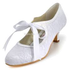Aliexpress Com A3039 Weiss Closed Toe 2 Spool Heel Damen Mary Janes Schuhe Mit Band Spitzen Hochzeit Brautschuhe Von Verlas Brautschuhe Schuhe Frauen Absatz