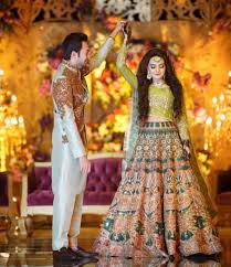 Couple Outfit Fashion Business Voices In 2020 Pakistani Bridal Dresses Bridal Mehndi Dresses Desi Wedding Dresses