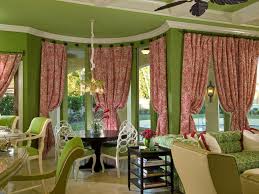 View our complete line of custom window treatments including blinds, shades, shutters and drapes. Bay Window Treatment Ideas Hgtv