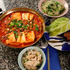 Add the sliced mushrooms, vegetable broth and kimchi juice to the pot. Kimchi Stew With Tuna Chamchi Kimchi Jjigae ì°¸ì¹˜ê¹€ì¹˜ì°Œê°œ Recipe Maangchi Com