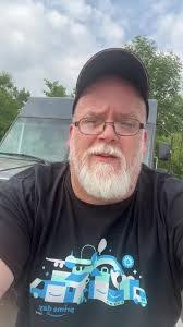 Dave Snook's Instagram, Twitter & Facebook