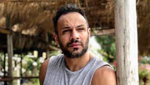 أما بدايته الفنية الفعلية فكانت مع انطلاقة برنامج ستار أكاديمي بنسخته الأولى 2003. Ù…Ø­Ù…Ø¯ Ø¹Ø·ÙŠØ© Ù†Ø¬Ù… Ø³ØªØ§Ø± Ø£ÙƒØ§Ø¯ÙŠÙ…ÙŠ ÙØ¶ Ù„ Ø¨Ø´Ø§Ø± Ø§Ù„Ø´Ø·ÙŠ Ø¹Ù„Ù‰ Ø£Ø­Ù…Ø¯ Ø§Ù„Ø´Ø±ÙŠÙ ÙˆØ®Ø·ÙˆØ¨ØªÙ‡ Ø¹Ù„Ù‰ Ù‡Ø°Ù‡ Ø§Ù„Ø¥Ø¹Ù„Ø§Ù…ÙŠØ© Ø¯Ø­Ø¶Øª Ø§Ù„Ø´Ø§Ø¦Ø¹Ø§Øª