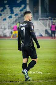 In the game fifa 21 his overall rating is 77. Milot Rashica Facebook
