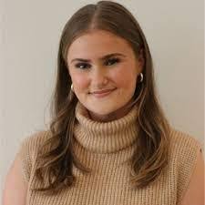 Erin Mcelwain's Instagram, Twitter & Facebook