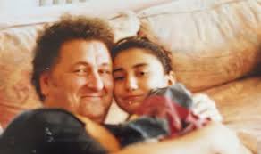 Evrencan Gündüz, Babasının Şarkılarını Yeniden Seslendirme Geleneğini  Sürdürüyor: 'Aşkın Sesini Duyuyorum'