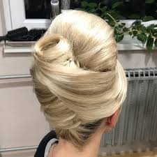But, the pageboy bob stood the test of time and was one of the most sported short hairstyles of the '60s. 27 Cute 60s Hairstyles For All The Vintage Hair Lovers