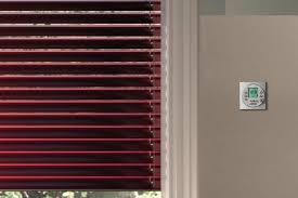 Mini metal blinds are the perfect solution when you're looking for small window treatments that are both durable and stylish. Steuerungssysteme