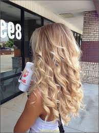 23 Einzigartig Portrat Um Dauerwelle Lange Haare Dauerwellen Lange Haare Frisuren Lange Haare Schnitt Frisur Lange Haare Locken