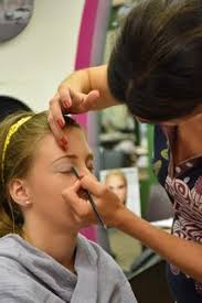 Stylingtipps vom Profi gab's bei Äktsch'n rund um's Spitzhiatl, dem  Ferienprogramm in Hollenstein