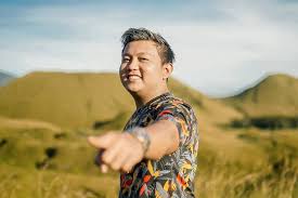 Happy asmara x denny caknan full album 2021 new single satru lagu jawa terbaru 2021 hits saat ini. Dekat Dengan Denny Caknan Happy Asmara Dia Terangi Sisi Gelapku Okezone Celebrity