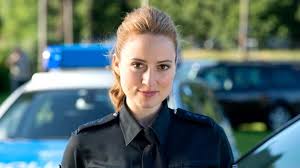 Saskia fischer (* 1966 in düsseldorf) ist eine deutsche schauspielerin. Wanda Perdelwitz Nach Nebenrolle Nun Polizeimeisterin Beim Grossstadtrevier