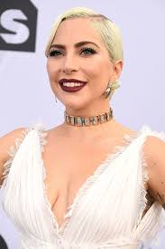 Lady gaga und ihre hits sind zur zeit der absolute renner. Neuer Beauty Look Sangerin Lady Gaga Ohne Make Up Glamour
