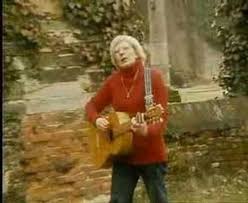 Soeur sourire — pain de lumière 02:00 soeur sourire — comme jonas 02:00 soeur sourire — un petit marin d'eau douce 02:48 Soeur Sourire The Singing Nun Dominique Disco Version 1982 The Singing Nun Music Is Life Singing