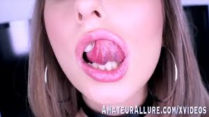 DAPHNE DARE ENJOYS A POV BLOWJOB & FUCK - XNXX.COM