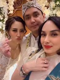 6 Potret Pernikahan Wisnu Hardana Adik Sara Wijayanto, Dikabarkan Pindah  Agama