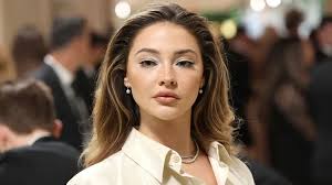 Selena Gomez Is Giving Justin Bieber A Chance Because He Was Her 'First  Love'