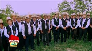 Să strângem rândurile contra preconizatului experiment de regionalizare a româniei, neaplicat niciunde în europa. TradiÈia Este La Loc De Cinste Dar Èi EmoÈia Nea MÄrin In Lacrimi La Auzul PoveÈtii Corului BÄrbÄtesc Din FinteuÈul Mare Antena 1