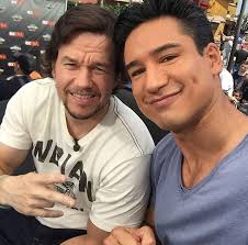 Mark wahlberg and matt damon pictures. Mark Wahlberg And Matt Damon Friends