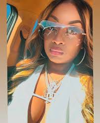 𝕐𝕠𝕦 ℂ𝕒𝕟'𝕥 TAKE NOTHING 𝔽𝕣𝕠𝕞 𝕄𝕖 𝔹𝕦𝕥 ℕ𝕠𝕥𝕖𝕤💅🏾 #Meet The  Creator🧠! Writer ✍🏽! Executive Producer🤑 and Producer of “The Dirty D”  and “The Dirty A”! 🦍 ~HER💋~ Wig By @missfoxyhair MUA @_sapphirejackson