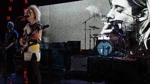 She covered nirvana's lithium—watch below via stereogum. Nirvana Y Pink Floyd Son Recordados Por El Salon De La Fama De Rock And Roll