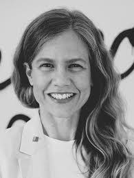 Iris Albrecht's Instagram, Twitter & Facebook