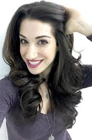 Why I Love My Big Nose How I Found Self Confidence For My Daughter Big Nose Beauty Haircuts For Big Noses Big Nose Girl