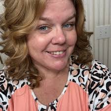 Can anyone recommend a curly hair specialist?