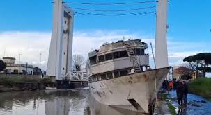 Luigi pelazza è uno degli inviati de le iene sin dal 2002, spesso artefice di servizi molto delicati. Carabiniere Ucciso Luigi Pelazza Iene Mario Rischiava La Vita Per Rendere Piu Sicura La Nostra