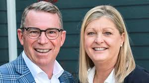 WVU Foundation: Alumni couple's gifts aid orthodontics and pediatrics at  WVU School of Dentistry