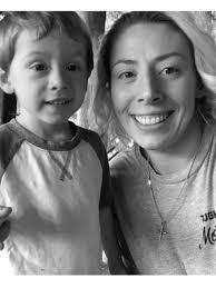 Mercedes Lee's Instagram, Twitter & Facebook