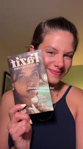 Glitter Freckles: The Universal Makeup Trend