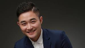 Elvis Li's Instagram, Twitter & Facebook