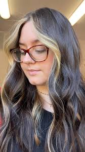 That time we added a pop of blonde around the face 😍 , #blacksburghair  #virginiatechhair #studioblushblacksburg #christiansburghair  #faceframehighlights