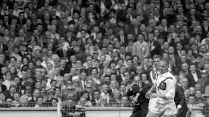 St Helens pay tribute to former player John Mantle, who died