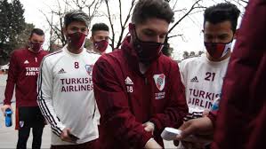 La institución de núñez publicó un parte oficial con los apellidos que quedaron aislados por ser casos positivos: Que Jugadores De River Dieron Positivo Por Coronavirus Goal Com