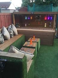 How I Made A Garden Bar From Wood Pallets 1001 Pallets Outdoor Garden Bar Diy Outdoor Bar Garden Bar