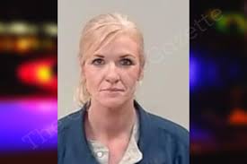 Shana Elmore's Instagram, Twitter & Facebook