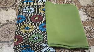 Batik merupakan seni lukis menggunakan kain bergambar yang memiliki pola dan cara pembuatan khusus dengan menuliskan atau menempelkan zat malam/lilin pada kain tersebut. Set Matching Satin Hijau Lumut Batik Songket Sarawak Dan Satin Facebook